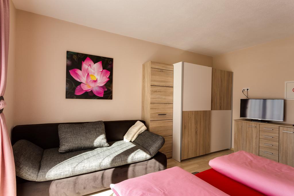 Biancas Ferienwohnung im Haus Roswitha Tumpen Exterior foto
