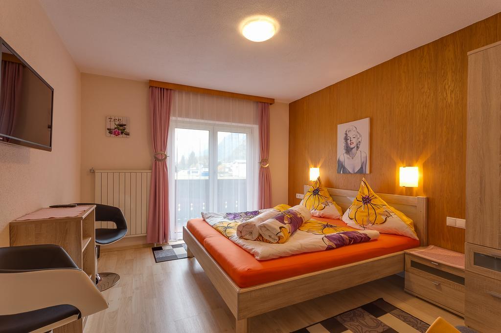 Biancas Ferienwohnung im Haus Roswitha Tumpen Exterior foto